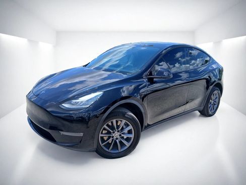 Used 2020 Tesla Model Y Long Range AWD/4WD image 1