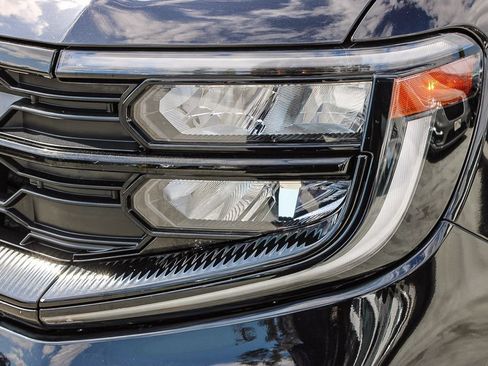 Used 2025 Ford Expedition Active AWD/4WD image 5
