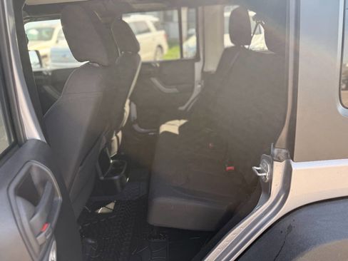 Used 2015 Jeep Wrangler Unlimited Sport image 16