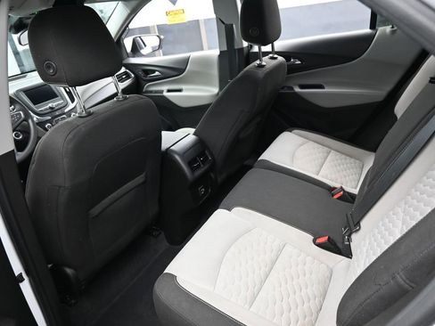 Used 2021 Chevrolet Equinox LT image 32