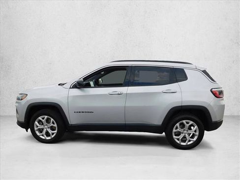 Used 2024 Jeep Compass Latitude AWD/4WD image 15