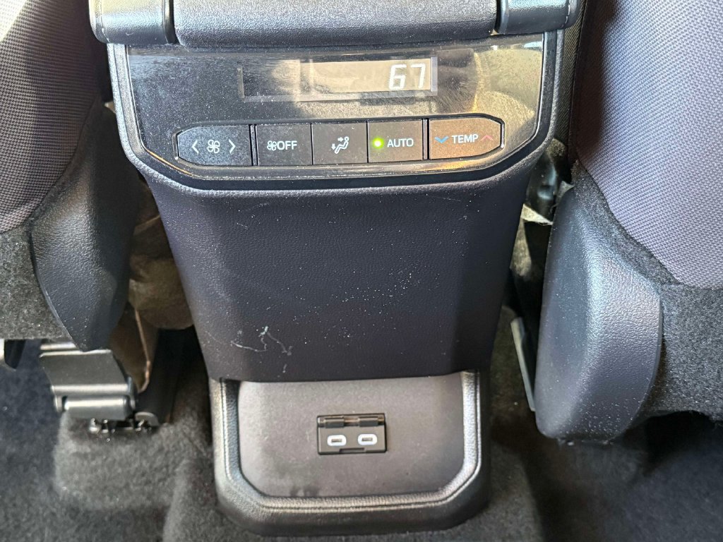 Used 2025 Toyota Highlander LE FWD image 13