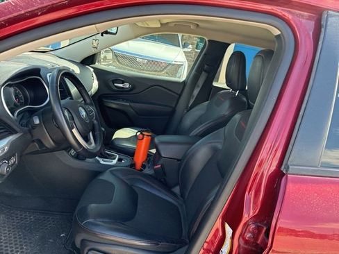 Used 2015 Jeep Cherokee Trailhawk w/ Cold Weather Group AWD/4WD image 11