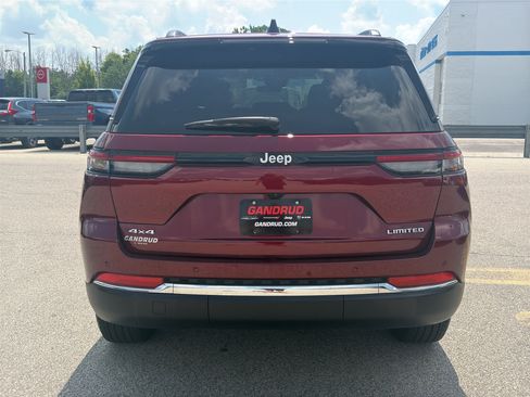 Used 2025 Jeep Grand Cherokee Limited AWD/4WD image 7