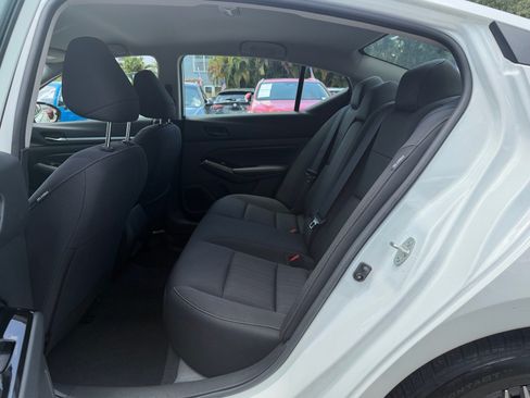 Certified 2023 Nissan Altima 2.5 SV FWD image 11