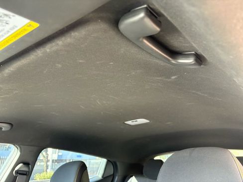 Used 2021 Hyundai Veloster Turbo R-Spec image 12