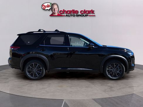 New 2026 Nissan Pathfinder SL w/ SL Premium Package FWD image 7