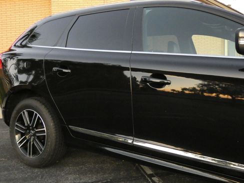 Used 2016 Volvo XC60 T6 Platinum image 8