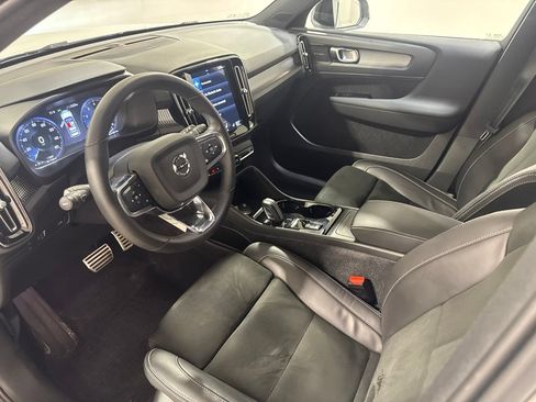 Used 2022 Volvo XC40 T5 R-Design w/ Climate Package AWD/4WD image 18