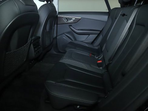 Used 2022 Audi Q8 Premium w/ Convenience Package image 26