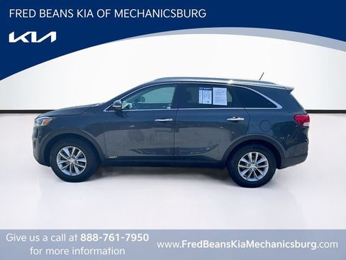Used 2017 Kia Sorento AWD image 4