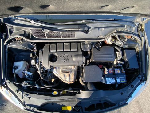 Used 2013 Toyota Venza LE image 19