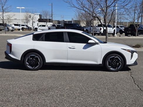 Used 2025 Kia K4 EX image 41