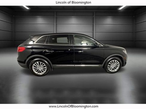 Used 2016 Lincoln MKX Select w/ Select Plus Package AWD/4WD image 7