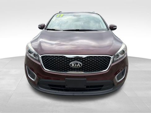 Used 2017 Kia Sorento LX w/ LX Convenience Package AWD/4WD image 2
