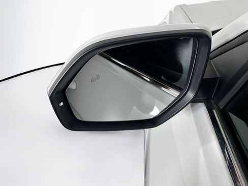 Used 2025 Volkswagen Atlas SE image 16