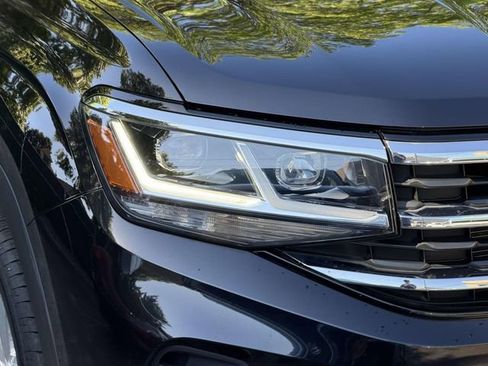 Certified 2023 Volkswagen Atlas Cross Sport SE w/ Panoramic Sunroof Package AWD/4WD image 11