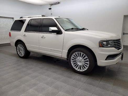 Used 2015 Lincoln Navigator 2WD w/ Equipment Group 101A Reserve image 11