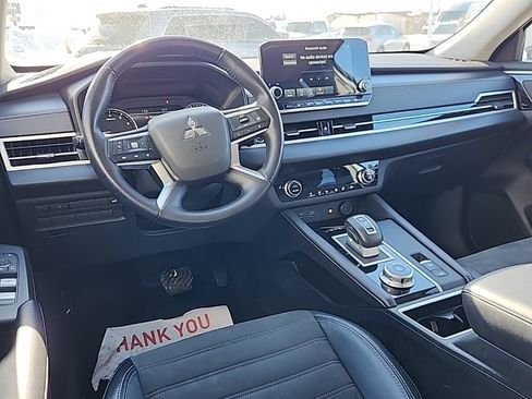 Used 2024 Mitsubishi Outlander SE image 8