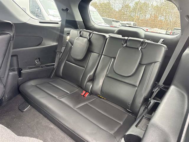 Used 2023 Ford Explorer XLT w/ Equipment Group 202A AWD/4WD image 32