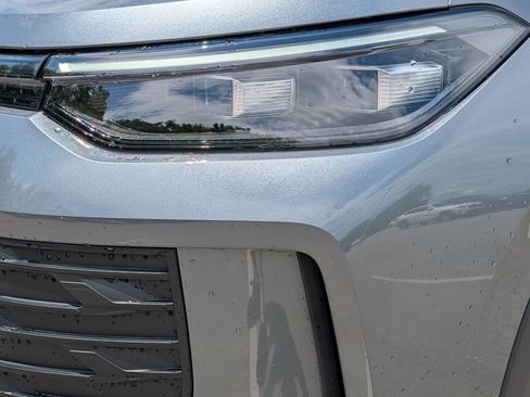 Certified 2026 Volkswagen Tiguan SE AWD/4WD image 16