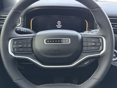 Used 2024 Jeep Wagoneer 4WD w/ Premium Group I image 12