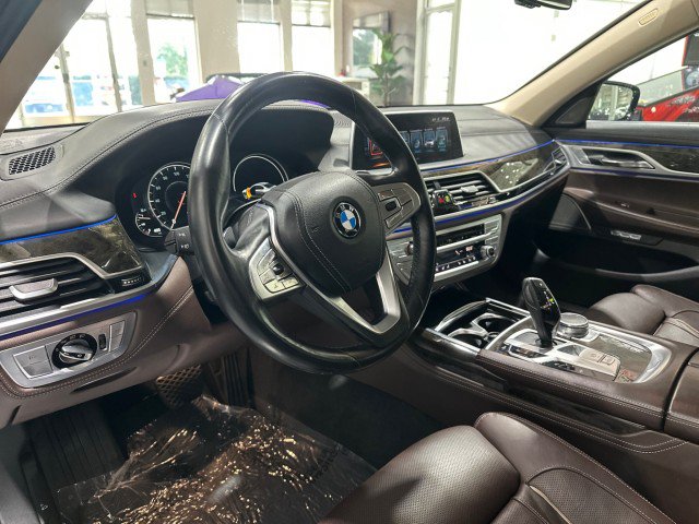 Used 2016 BMW 740i w/ Executive Package 2 RWD image 39
