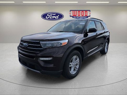 Used 2023 Ford Explorer XLT w/ Equipment Group 202A AWD/4WD image 7