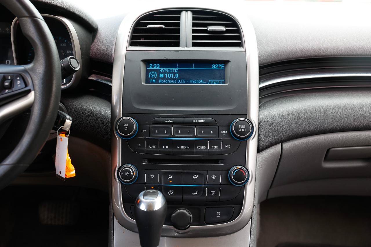 Used 2015 Chevrolet Malibu LS FWD image 33
