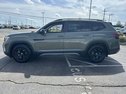 Certified 2025 Volkswagen Atlas Peak Edition SE AWD/4WD image 4