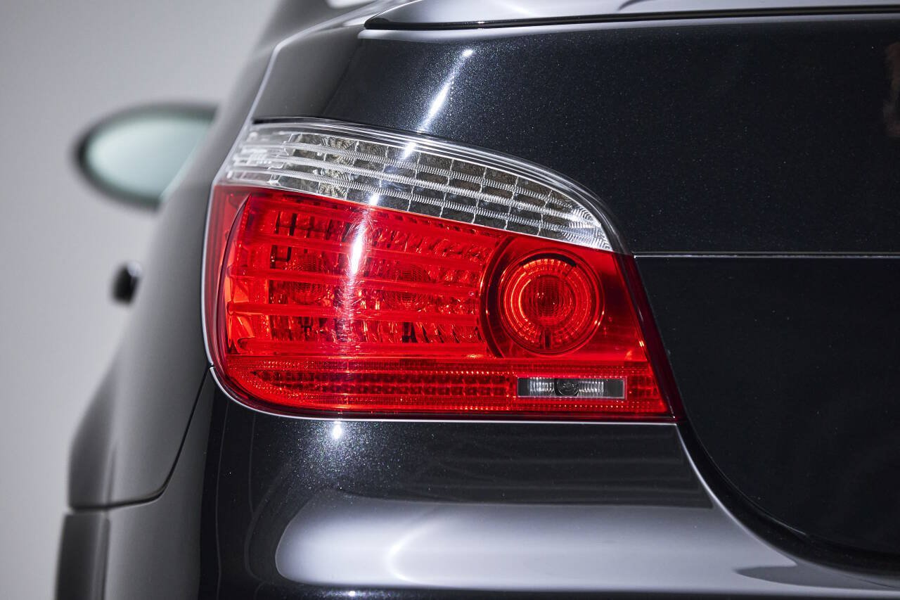 Used 2008 BMW M5 RWD image 26
