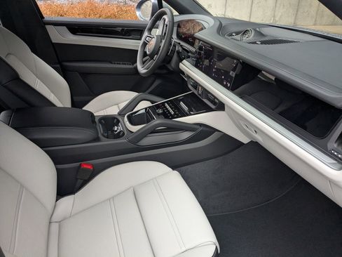 New 2026 Porsche Cayenne Coupe image 27