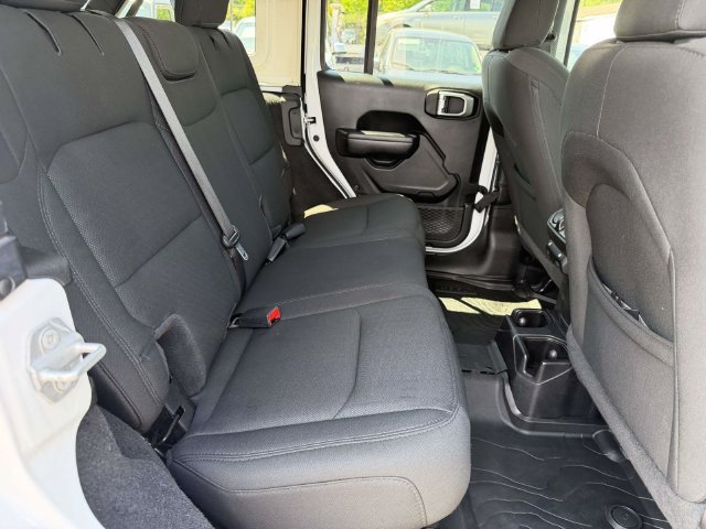 Used 2021 Jeep Wrangler Unlimited Sport AWD/4WD image 11