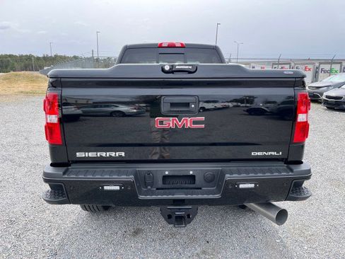 Used 2018 GMC Sierra 2500 Denali w/ Duramax Plus Package image 9