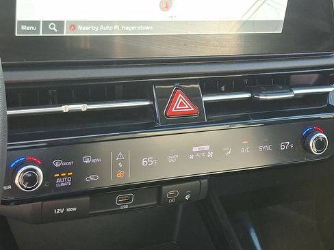 Certified 2023 Kia Niro SX Touring image 16