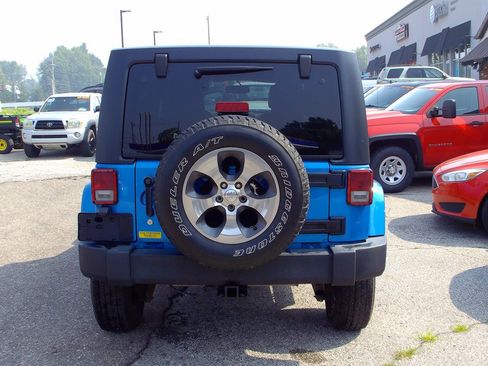 Used 2015 Jeep Wrangler Unlimited Sahara w/ Katzkin Premium Leather Group AWD/4WD image 3