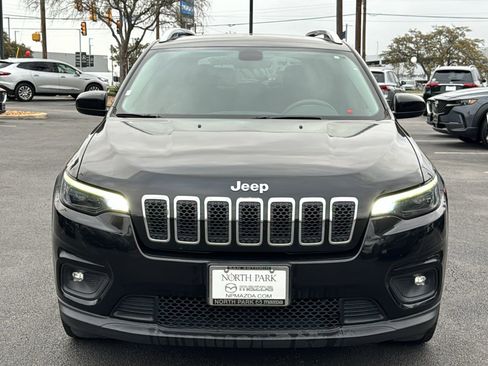 Used 2019 Jeep Cherokee Latitude w/ Popular Appearance Group image 3