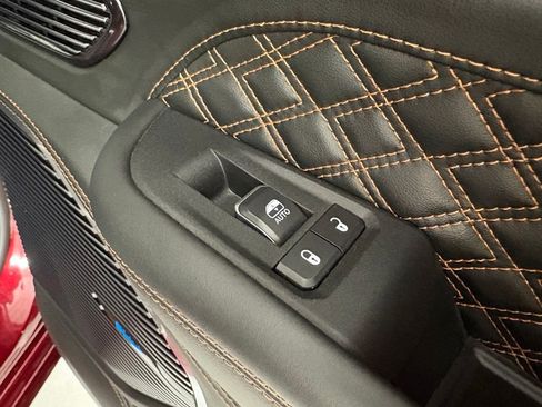 Used 2026 Jeep Grand Cherokee L Summit w/ Obsidian Package AWD/4WD image 16