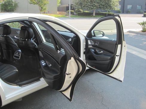 Used 2018 Mercedes-Benz S 560 Sedan image 18