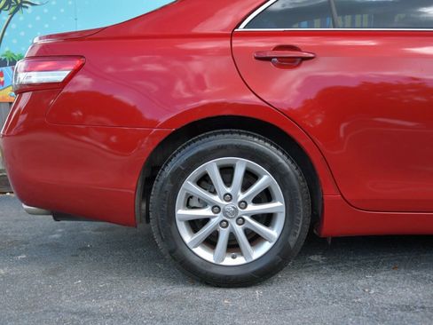 Used 2011 Toyota Camry XLE FWD image 31
