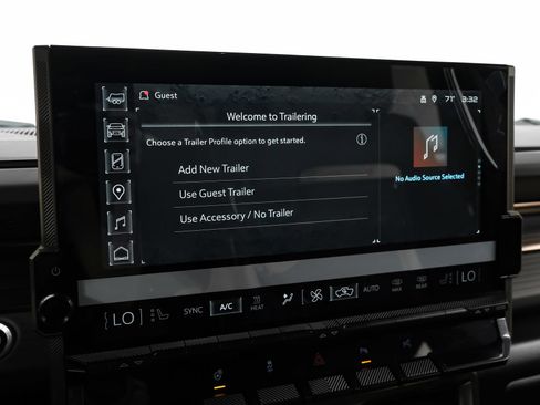 Used 2025 GMC Hummer EV 2X w/ LPO, Sport Package AWD/4WD image 33