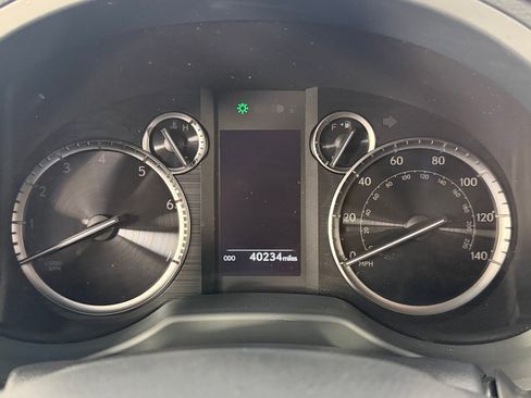 Used 2022 Lexus GX 460 Premium w/ Accessory Package image 17