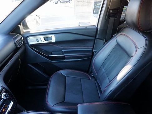 Certified 2023 Ford Explorer ST-Line w/ Class IV Trailer Tow Package image 31