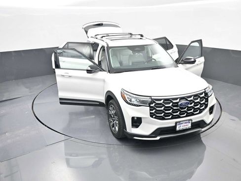 Used 2025 Ford Explorer Platinum w/ Ultimate Package image 85