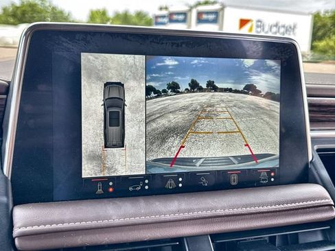 Used 2023 Chevrolet Suburban High Country w/ Advanced Technology Package RWD image 17