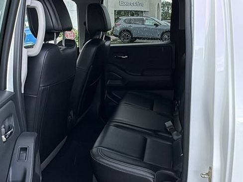 Certified 2024 Nissan Frontier SL w/ Technology Package AWD/4WD image 22
