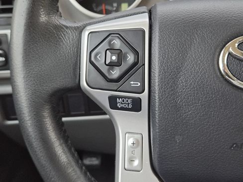 Used 2016 Toyota Sequoia SR5 w/ Premium Package RWD image 30