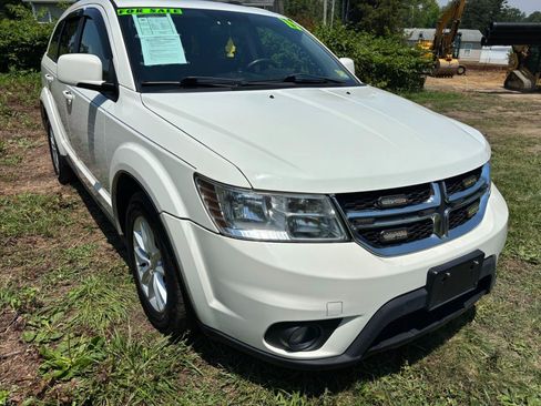 Used 2015 Dodge Journey SXT w/ Flexible Seating Group FWD image 3