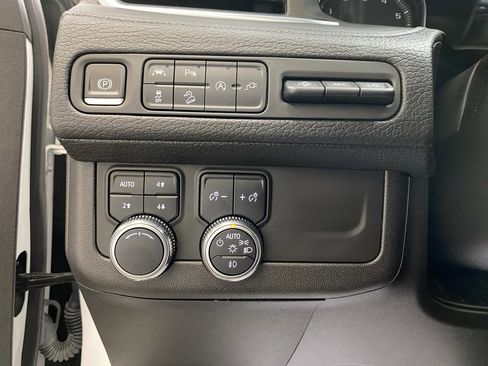 Used 2021 GMC Yukon Denali w/ Denali Premium Package image 24