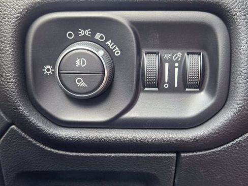 Used 2025 RAM 1500 Laramie AWD/4WD image 21